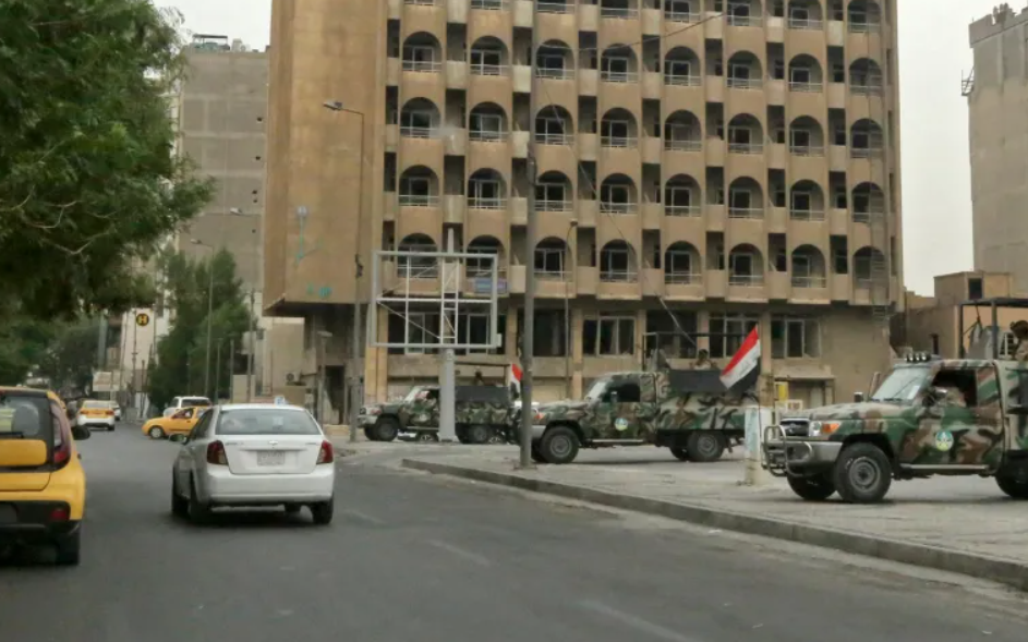 Bị Iraq 'đuổi', quân đội Mỹ vẫn dứt khoát không rút quân- Ảnh 2. Đại sứ quán Mỹ tại Iraq bị tấn công tên lửa