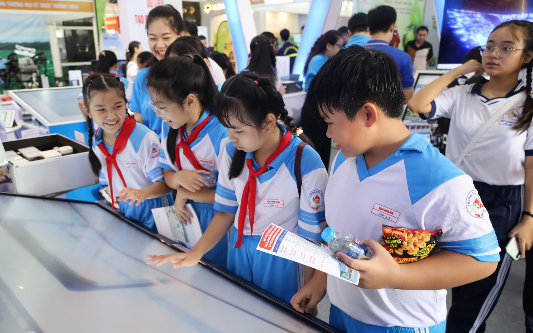 Vì sao Cần Thơ điều chỉnh mức thu học phí mầm non và phổ thông?- Ảnh 2. Học sinh trường công lập ở Cần Thơ được hỗ trợ học phí 50%