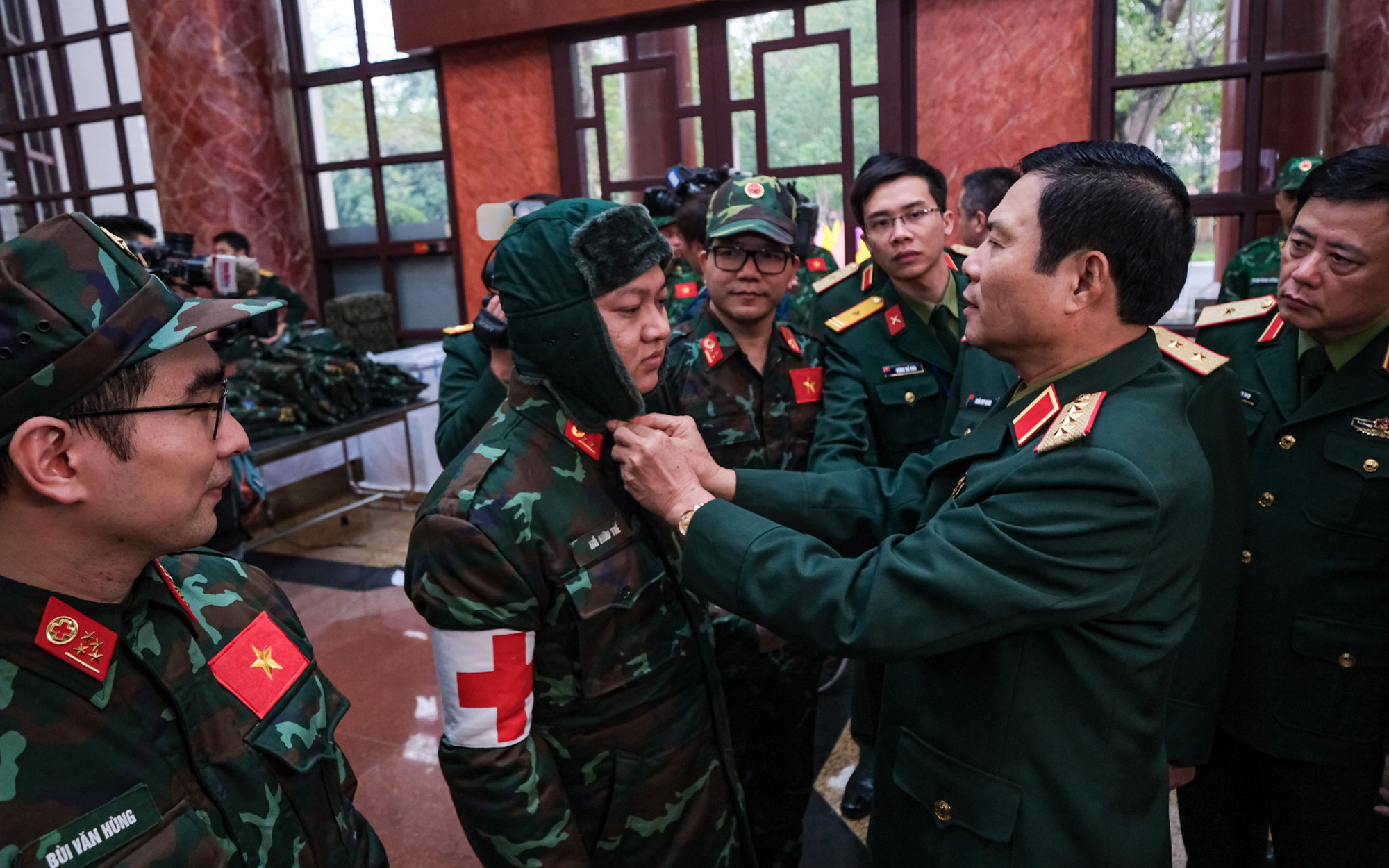Việt Nam cử quân nhân mang chó nghiệp vụ sang Thổ Nhĩ Kỳ cứu hộ