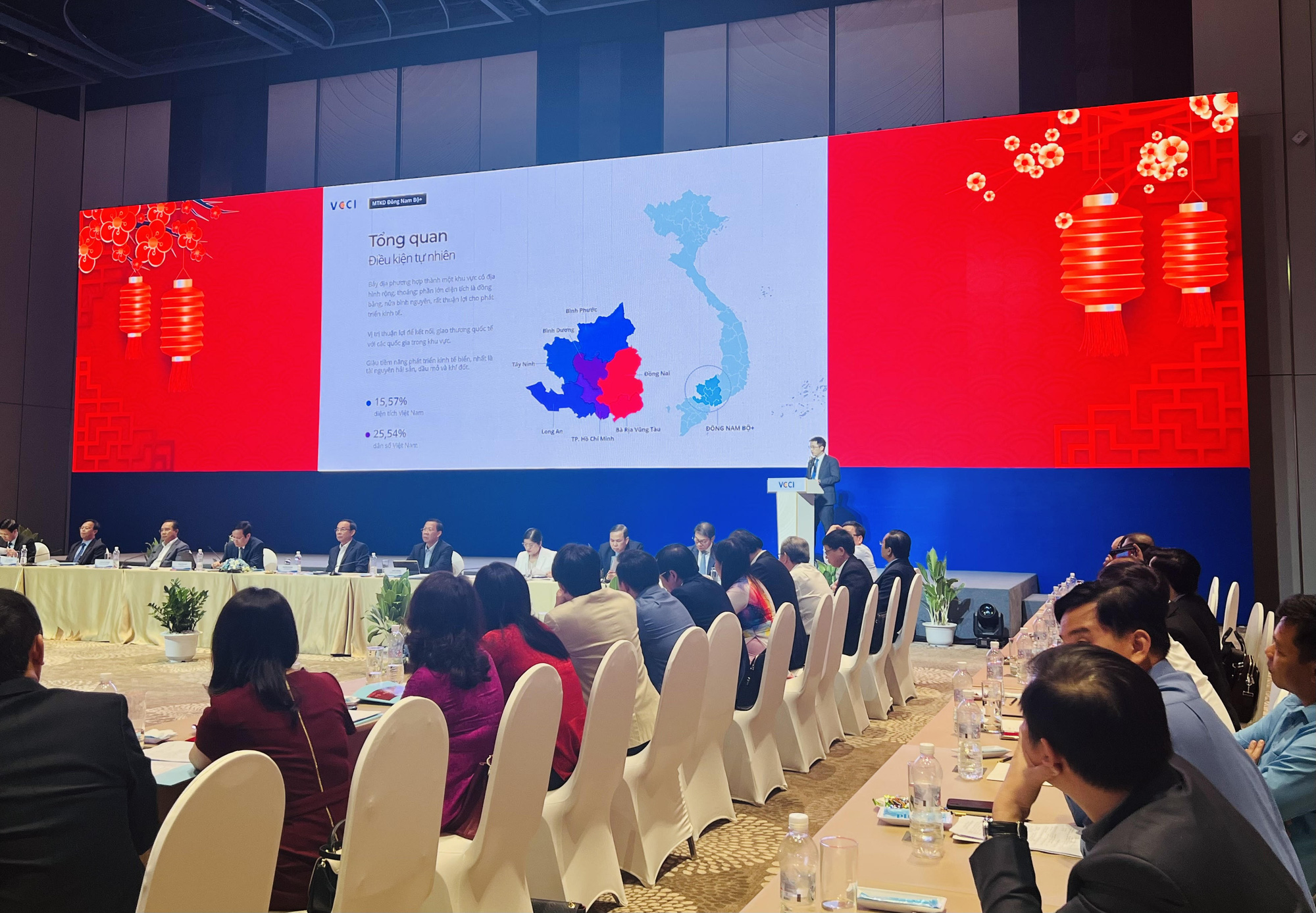 Chủ tịch Phan Văn Mãi: Dự kiến lập nhóm doanh nghiệp lớn, dẫn đầu thành phố - Ảnh 2.