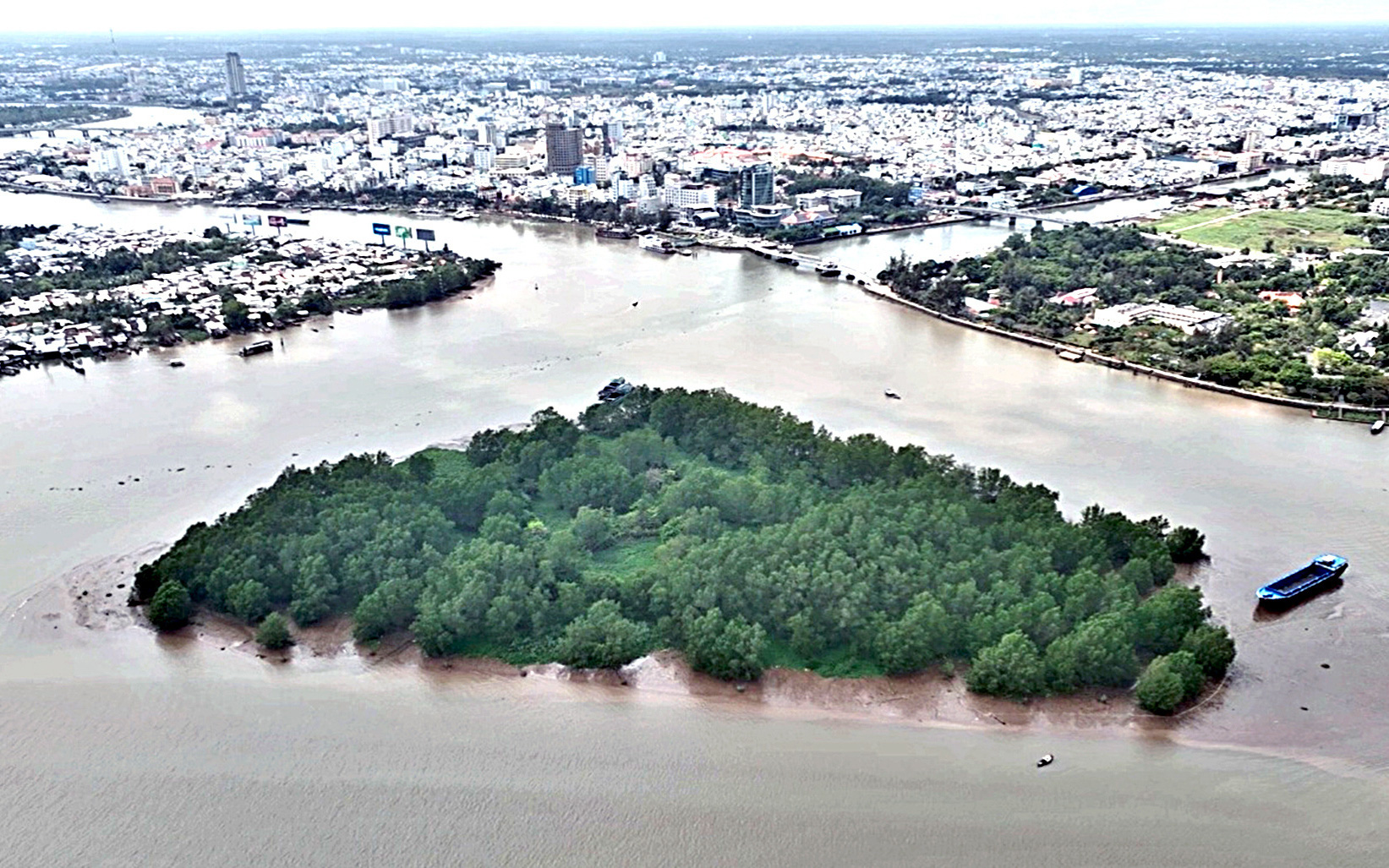 Cồn bãi sông Mekong - Kỳ 3: Cồn "kim cương" bên bến Ninh Kiều