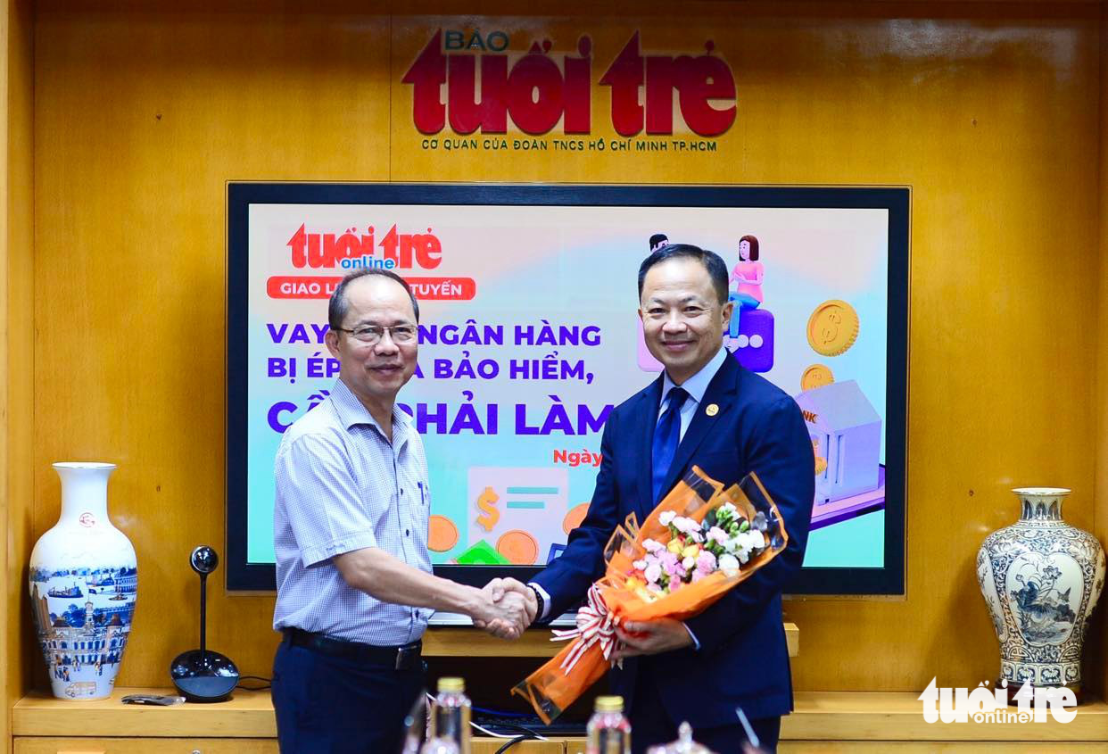 Vay tiền ngân hàng bị ép mua bảo hiểm, cần phải làm gì? - Ảnh 1. Vay tiền ngân hàng bị ép mua bảo hiểm, cần phải làm gì? - Ảnh 1.