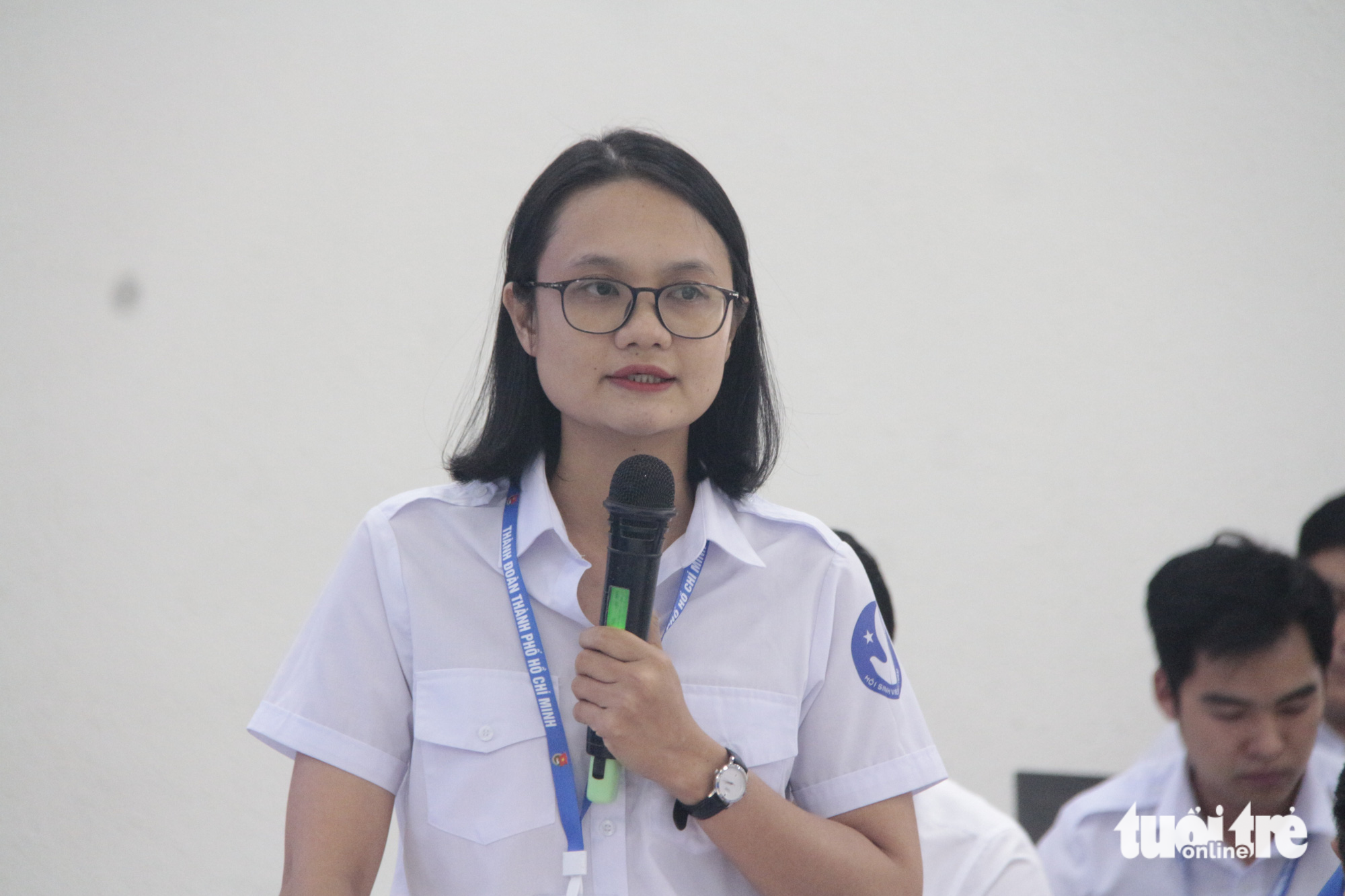 Chị Trần Thu Hà, phó bí thư Thành Đoàn - Chủ tịch Hội Sinh viên Việt Nam TP.HCM - phát biểu tại buổi làm việc - Ảnh: CÔNG TRIỆU