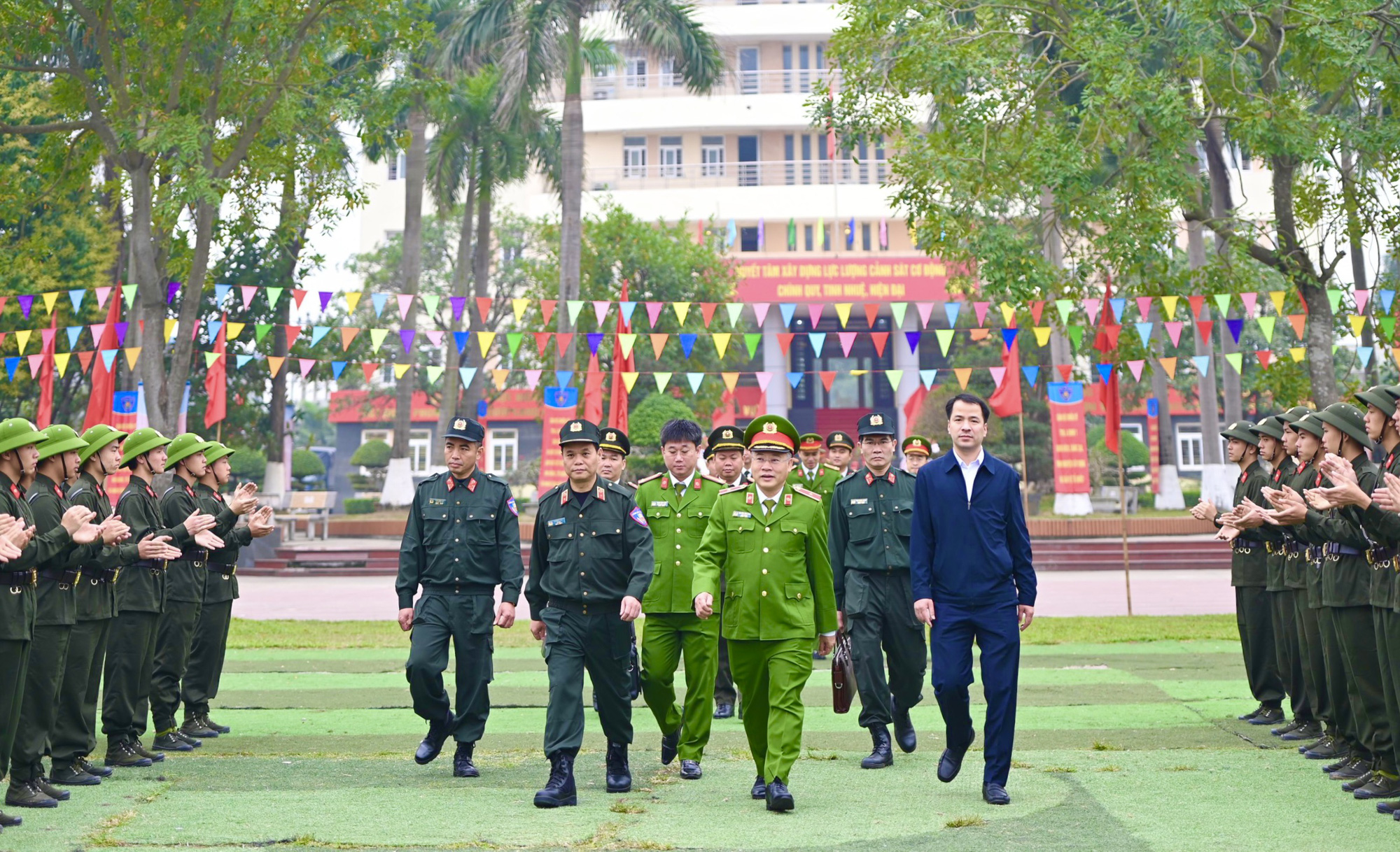 Hơn 15.000 tân binh bước vào khóa huấn luyện của Bộ tư lệnh Cảnh sát cơ động - Ảnh 3.