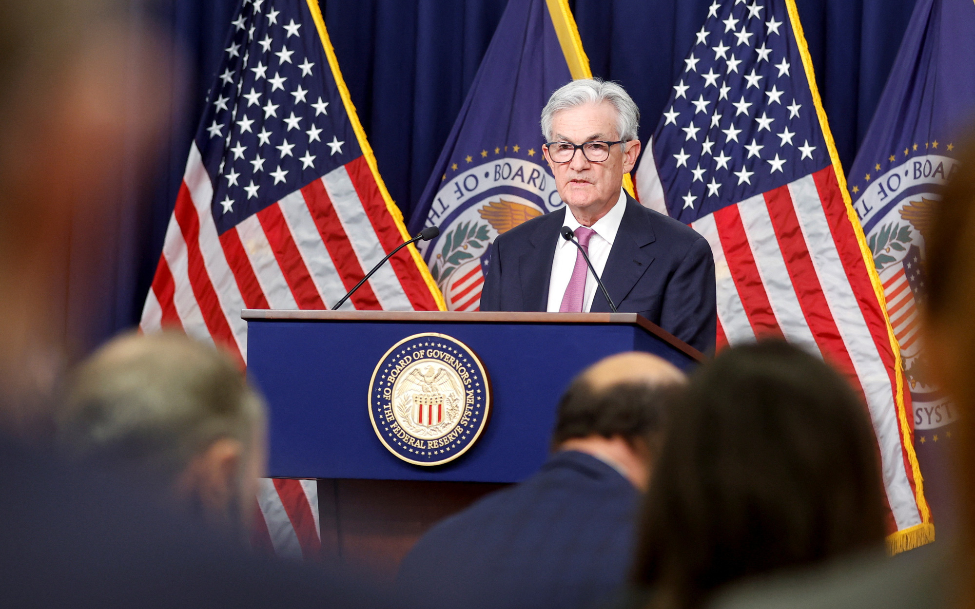Fed tiếp tục nâng lãi suất kèm cảnh báo "vẫn chưa thắng được lạm phát"