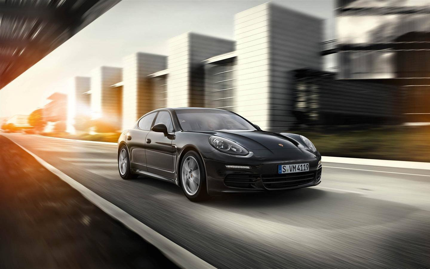 Đại lý Porsche treo nhầm giá xe chỉ ngang Grand i10, khách hàng tranh nhau đặt cọc