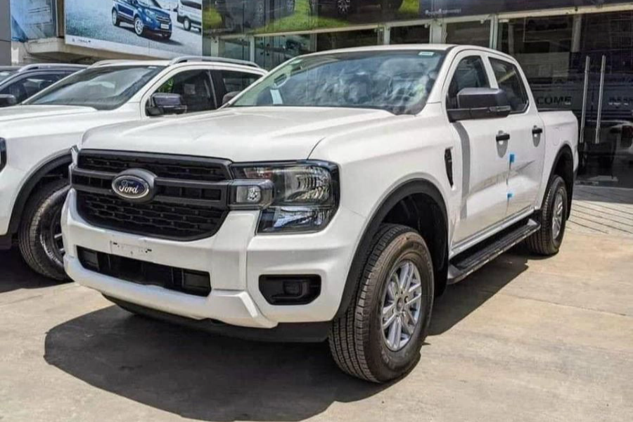 Ford Ranger XLS - đối thủ chính của Toyota Hilux E - Ảnh: Hội Ford Ranger Việt Nam