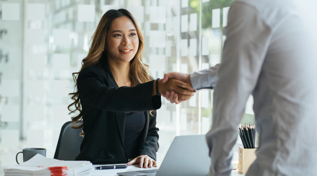 Làm sao để không ‘hớ’ khi nhà tuyển dụng hỏi mức lương kỳ vọng? - Ảnh 1. Vấn đề về lương là vấn đề khó xử trong các cuộc phỏng vấn tuyển dụng - Ảnh minh họa: Expectica
