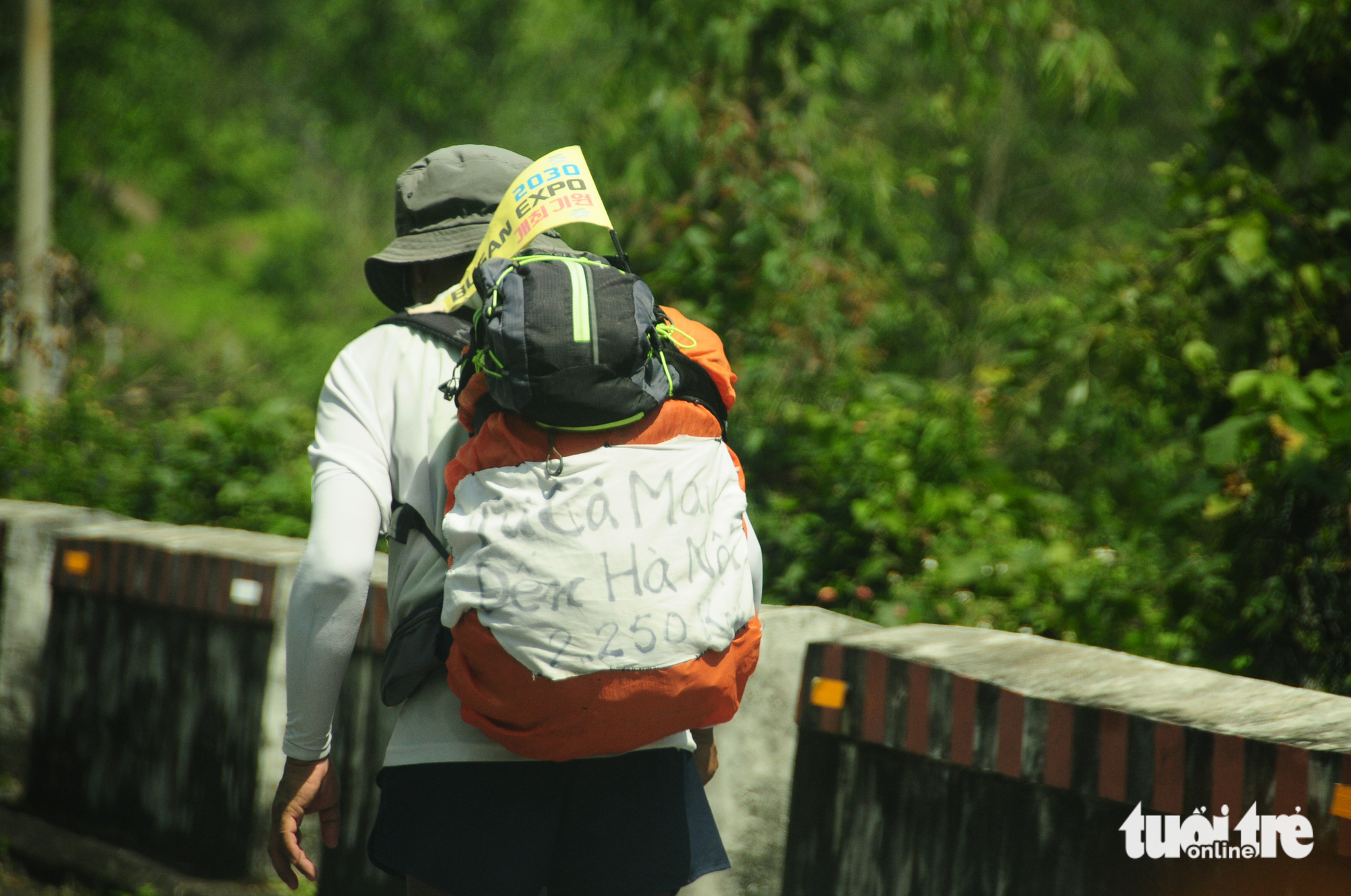 Gặp nhau trên đường chạy bộ xuyên Việt truyền cảm hứng rèn luyện cơ thể - Ảnh 5.