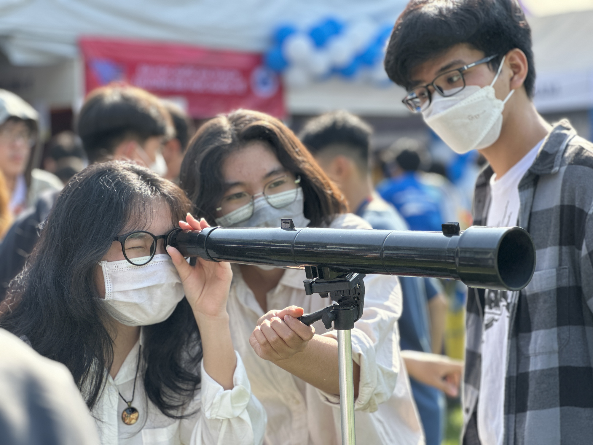 Robot, thiết bị AI, máy in 3D... đến với ngày hội tư vấn tuyển sinh - Ảnh 3. Robot, thiết bị AI, máy in 3D... đến với ngày hội tư vấn tuyển sinh - Ảnh 3.