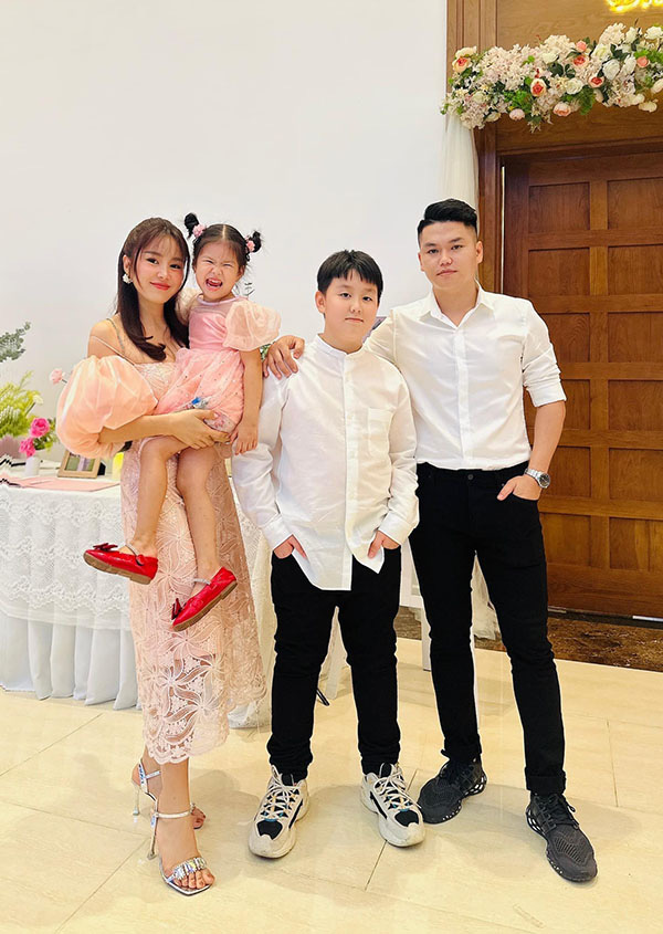 Ảnh vui sao Việt 27-2: Lý Hải gây ngỡ ngàng khi lột mặt - Ảnh 3. Ảnh vui sao Việt 27-2: Lý Hải gây ngỡ ngàng khi lột mặt - Ảnh 3.