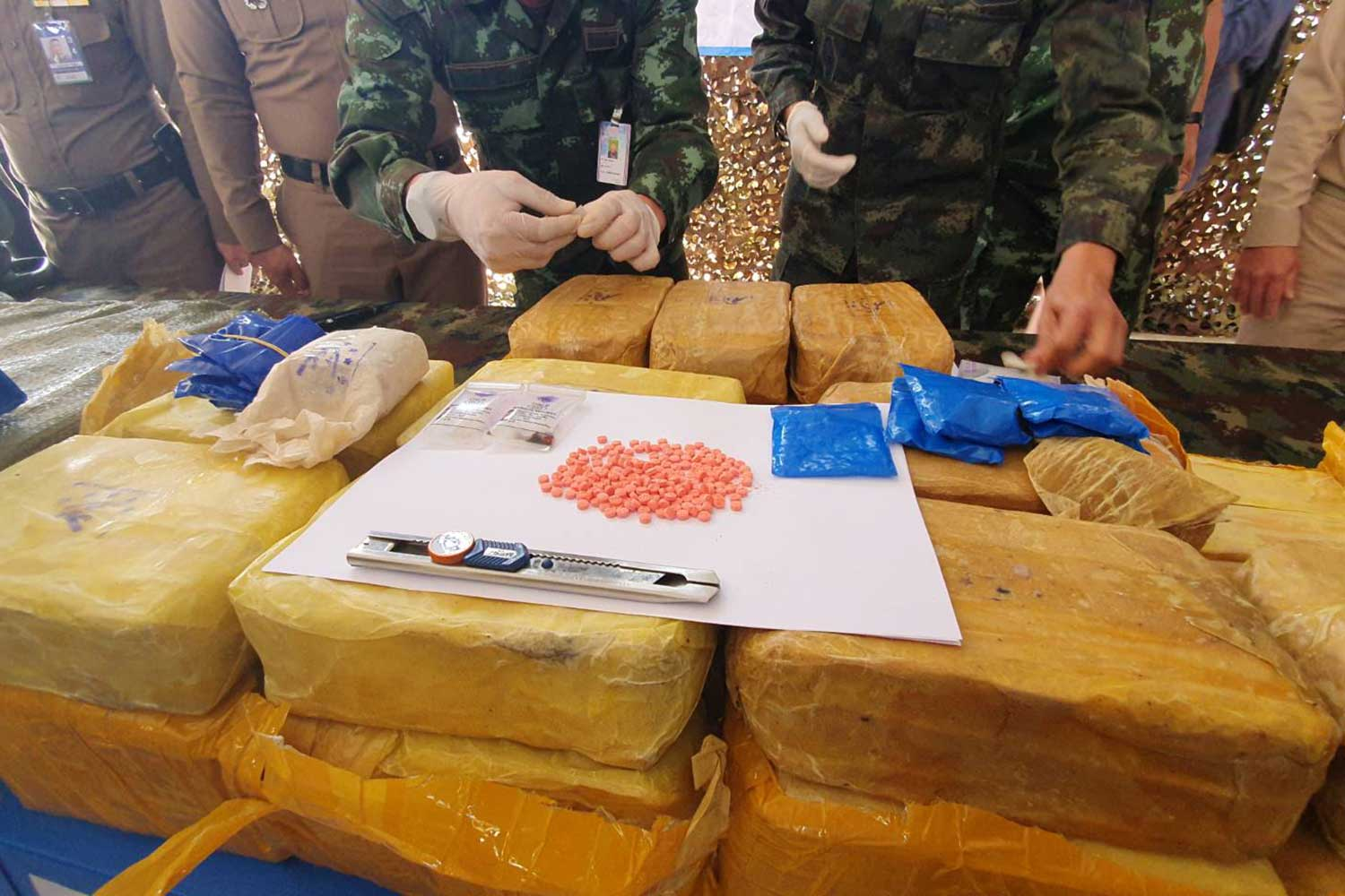 Bringing an ice drug in Thailand is also punished with a heavy prison sentence - Photo 1.