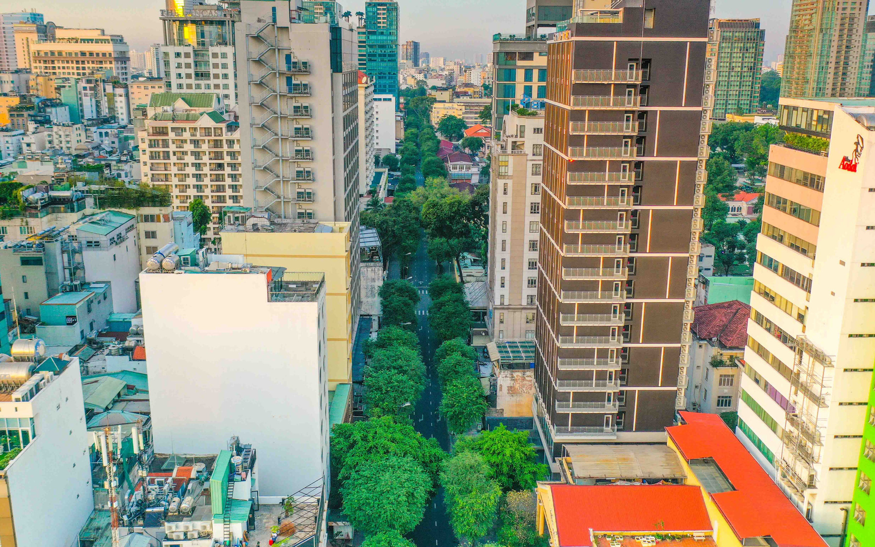 Đường phố Sài Gòn - Những ký ức thân thương Kỳ 4: Lý Tự Trọng "đường giờ đây đã sống bao thăng trầm"