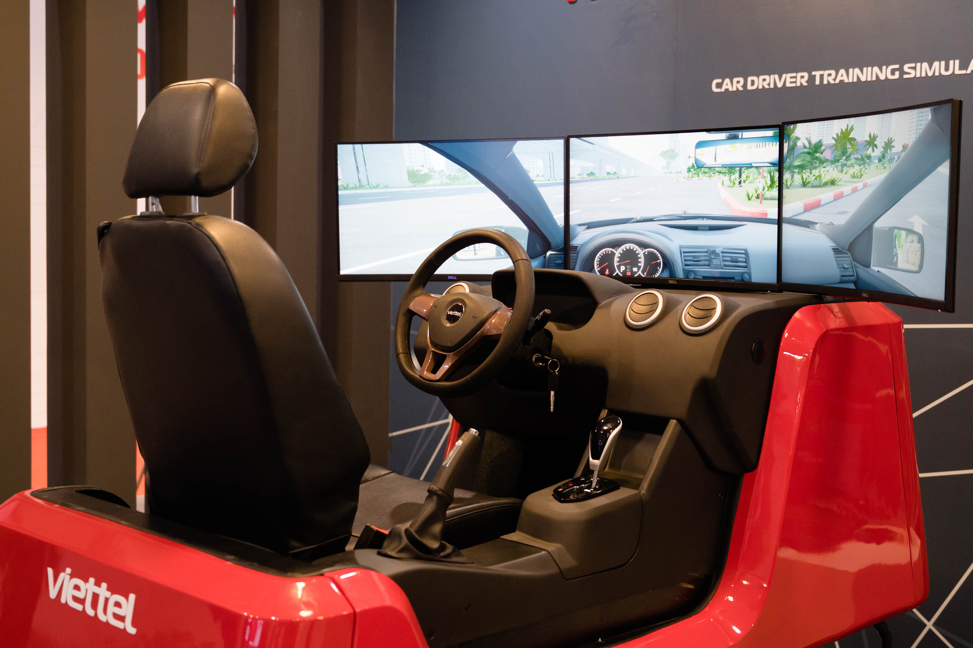 Cabin tập lái vOTO: Ưu thế vượt trội - Ảnh 3. Thiết bị vOTO đáp ứng quy chuẩn QCVN 1062020BGTVT, sẵn sàng trang bị cho các cơ sở đào tạo lái xe