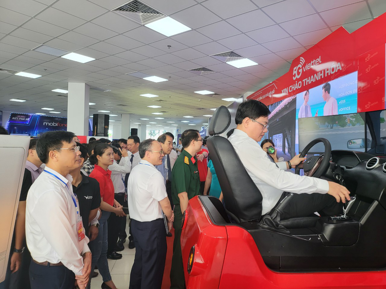 Cabin tập lái vOTO: Ưu thế vượt trội - Ảnh 4. vOTO của Viettel cho thấy nhiều ưu điểm nổi trội cho cơ sở đào tạo lái xe, người học và cả xã hội.