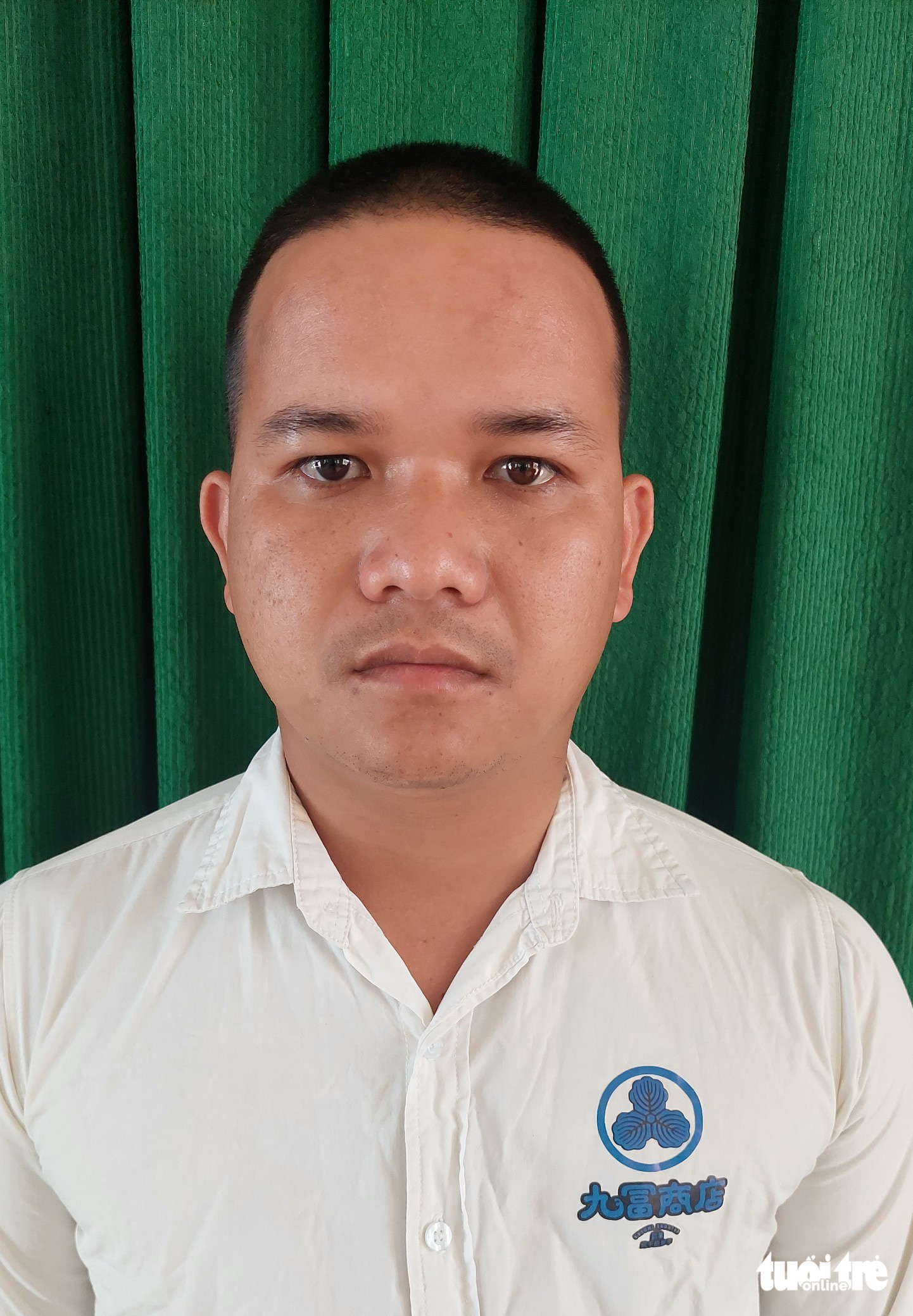 Bị khởi tố vì tàng trữ súng quân dụng, đe dọa người khác - Ảnh 1. Bị khởi tố vì tàng trữ súng quân dụng, đe dọa người khác - Ảnh 1.