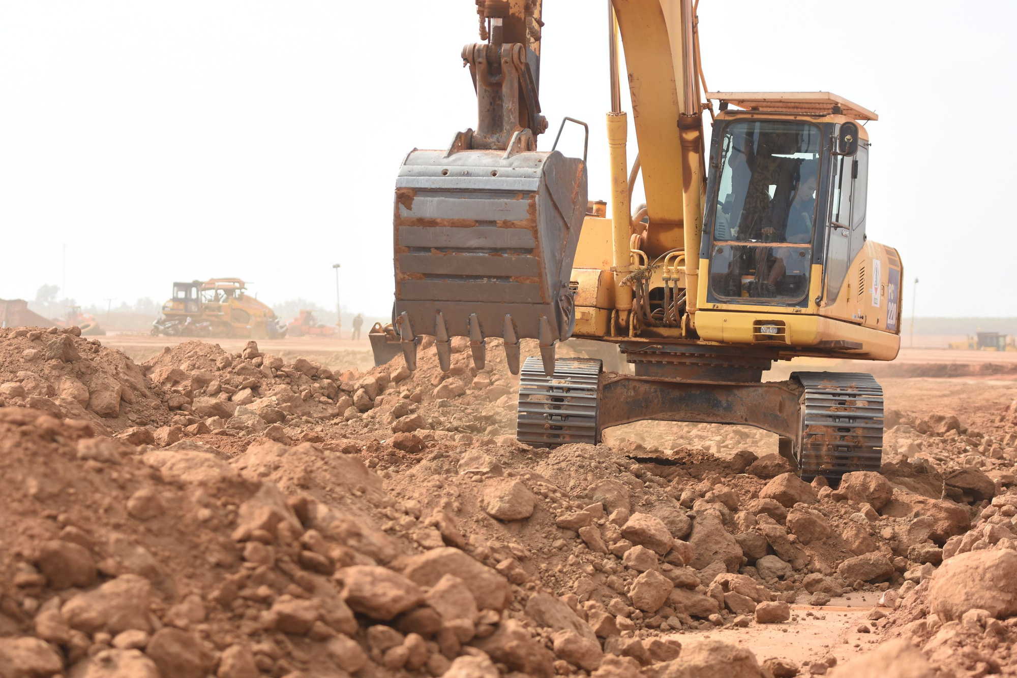 3 月 16 日の朝のニュース: 1 兆ドルの賭博事件の被告 62 人の裁判 – 写真 2。