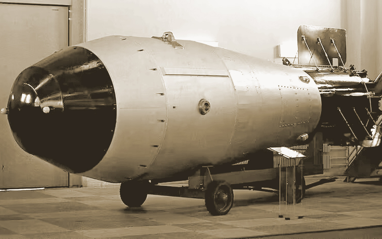 Vũ khí hạt nhân và "bóng ma ngày tận thế" - Kỳ 1: Liên Xô từng phát triển "siêu bom" thế nào?