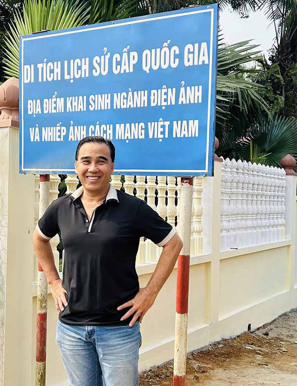Ảnh vui sao Việt 16-3: Bố con Ông Cao Thắng trốn Đông Nhi đi bơi - Ảnh 2. Ảnh vui sao Việt 16-3: Bố con Ông Cao Thắng trốn Đông Nhi đi bơi - Ảnh 2.
