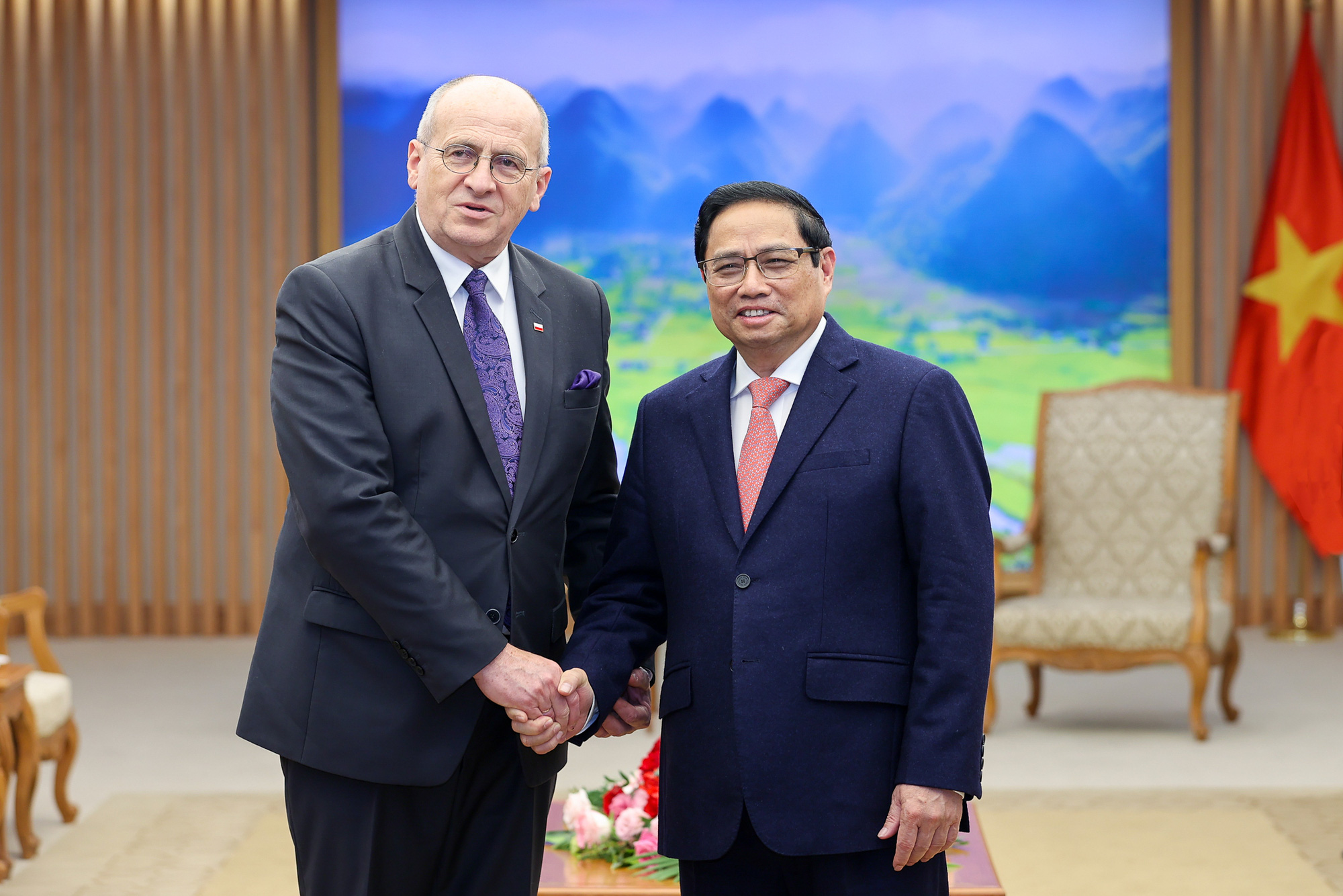 Thủ tướng Phạm Minh Chính tiếp Ngoại trưởng Ba Lan Zbigniew Rau - Ảnh: Chinhphu.vn