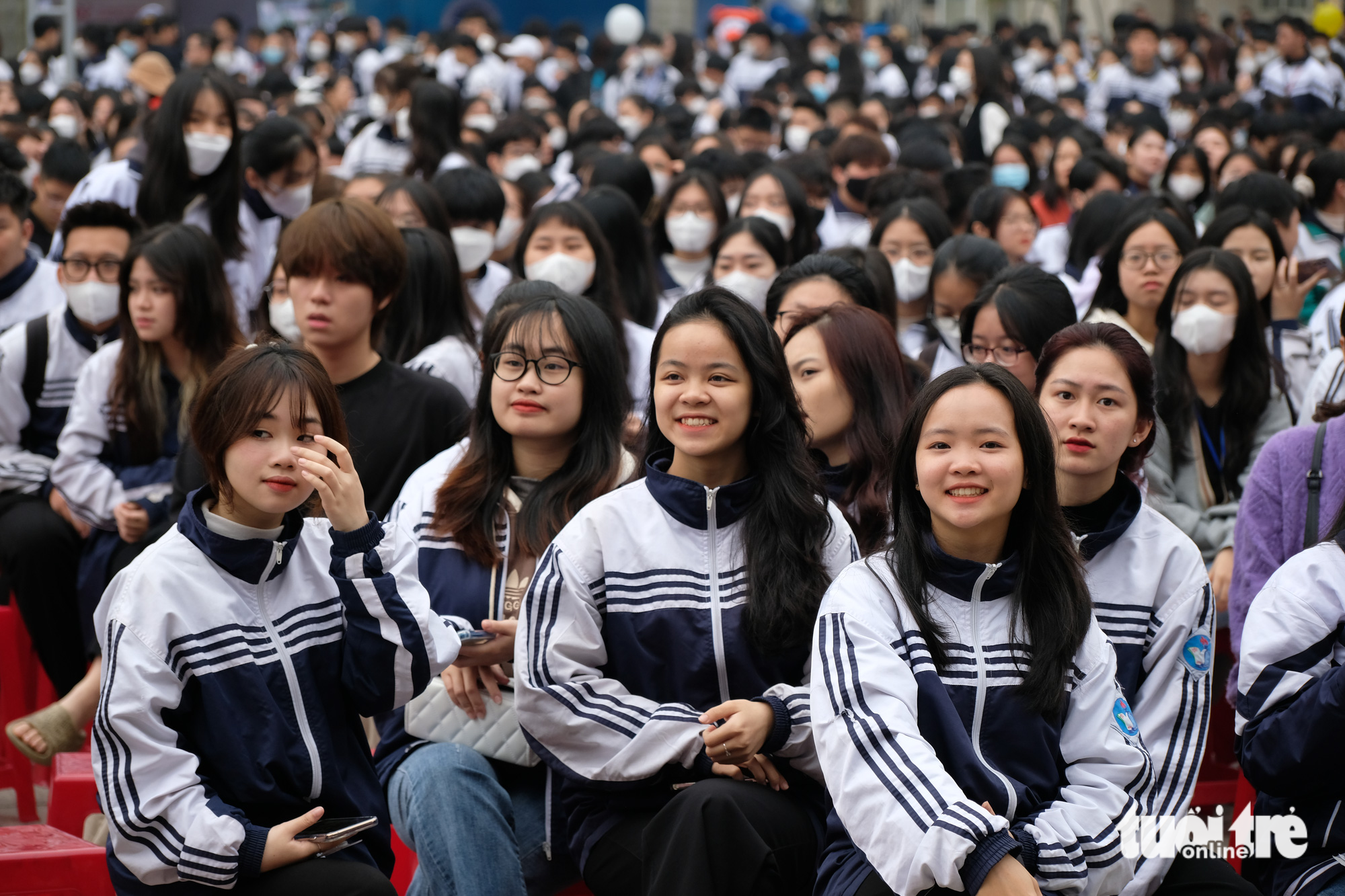 Học sinh tham dự Ngày hội tư vấn tuyển sinh - hướng nghiệp năm 2023 tại Nghệ An - Ảnh: NGUYÊN BẢO