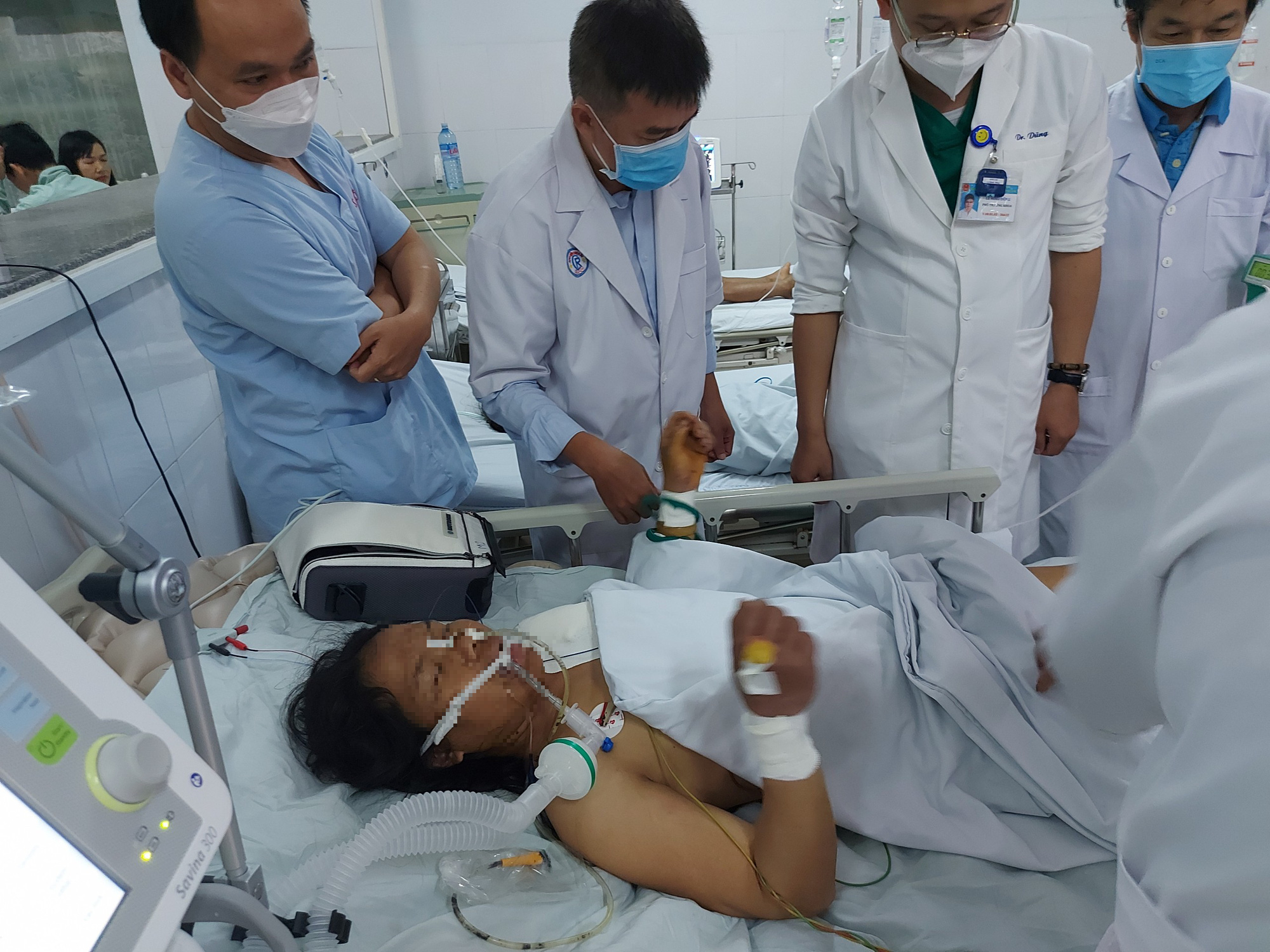 10 người ở Quảng Nam ngộ độc do ăn cá chép muối ủ chua, 1 người tử vong - Ảnh 4. 10 người ở Quảng Nam ngộ độc do ăn cá chép muối ủ chua, 1 người tử vong - Ảnh 4.