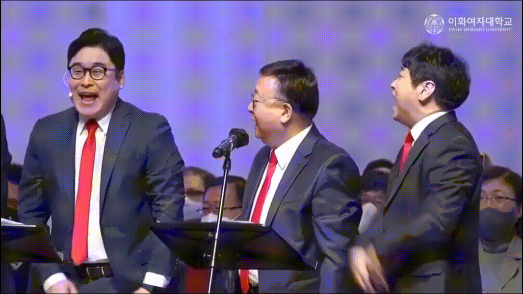 Hội Giáo sư đại học Hàn nhún nhảy cover theo hit của thần tượng gây sốt - Ảnh 2. Hội Giáo sư đại học Hàn nhún nhảy cover theo hit của thần tượng gây sốt - Ảnh 2.