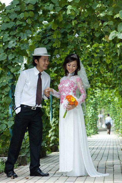 Thu Trang - Tiến Luật re-up loạt ảnh cưới lầy hết nấc nhân Ngày Quốc tế hạnh phúc - Ảnh 4.