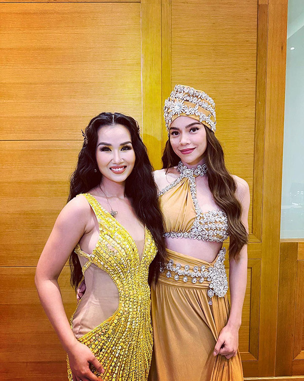 Ảnh vui sao Việt 20-3: Hồ Ngọc Hà đọ sắc cùng Võ Hạ Trâm - Ảnh 1. Ảnh vui sao Việt 20-3: Hồ Ngọc Hà đọ sắc cùng Võ Hạ Trâm - Ảnh 1.