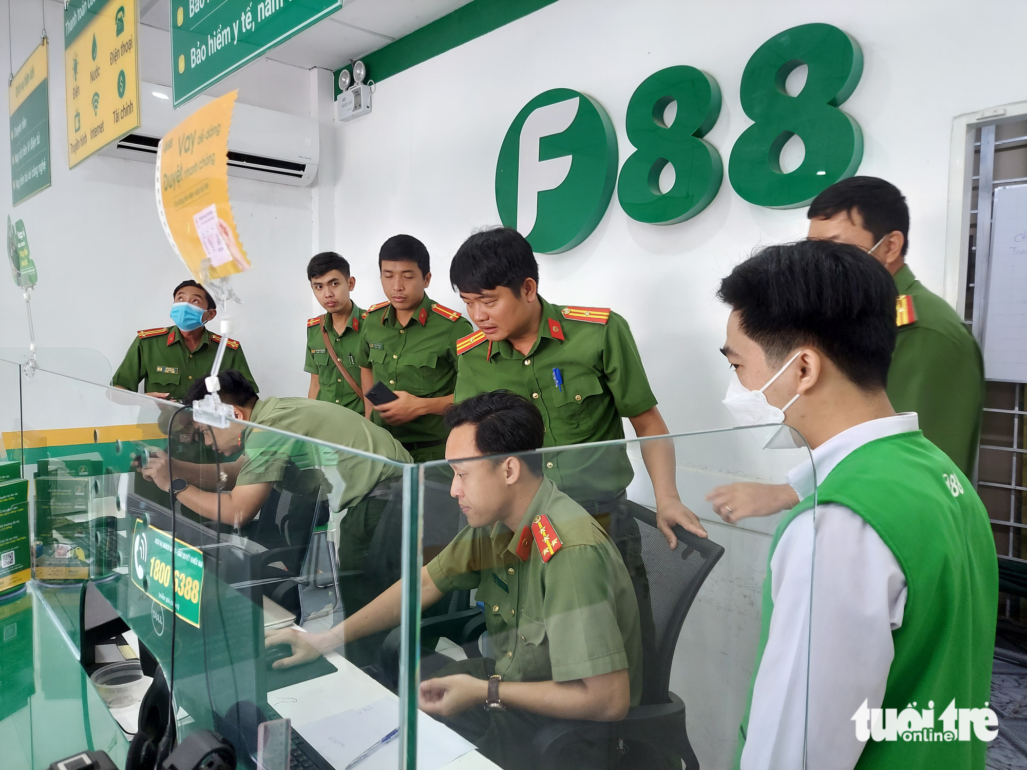Công an tỉnh Đồng Tháp kiểm tra 16 phòng giao dịch của F88 - Ảnh 1. Công an tỉnh Đồng Tháp kiểm tra 16 phòng giao dịch của F88 - Ảnh 1.