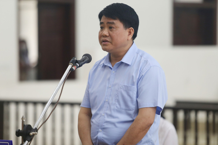 Ông Nguyễn Đức Chung bị khởi tố tương quan vụ trồng cây cối bên trên thủ đô - Hình ảnh 1.