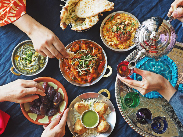 Tháng Ramadan, người Hồi giáo ăn uống như thế nào? - Ảnh 1.