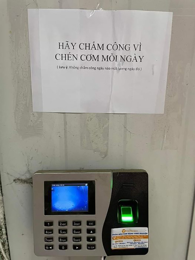 Ảnh vui 23-3: Làm vậy khỏi lo thất lạc hành lý! - Ảnh 6. Ảnh vui 23-3: Làm vậy khỏi lo thất lạc hành lý! - Ảnh 6.