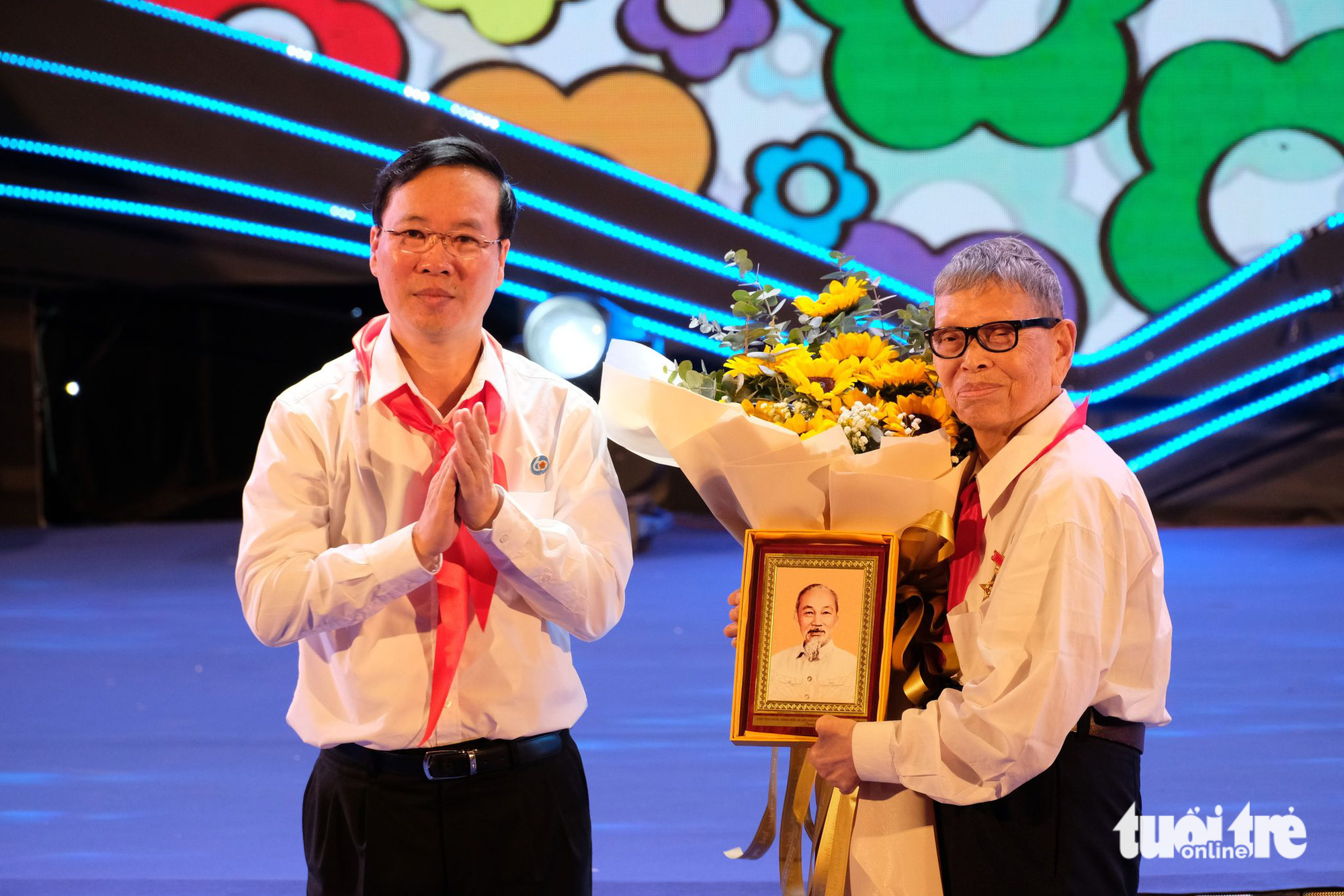 Chủ tịch nước trao bằng khen cho các Dũng sĩ Nghìn việc tốt - Ảnh 2. Chủ tịch nước trao bằng khen cho các Dũng sĩ Nghìn việc tốt - Ảnh 2.