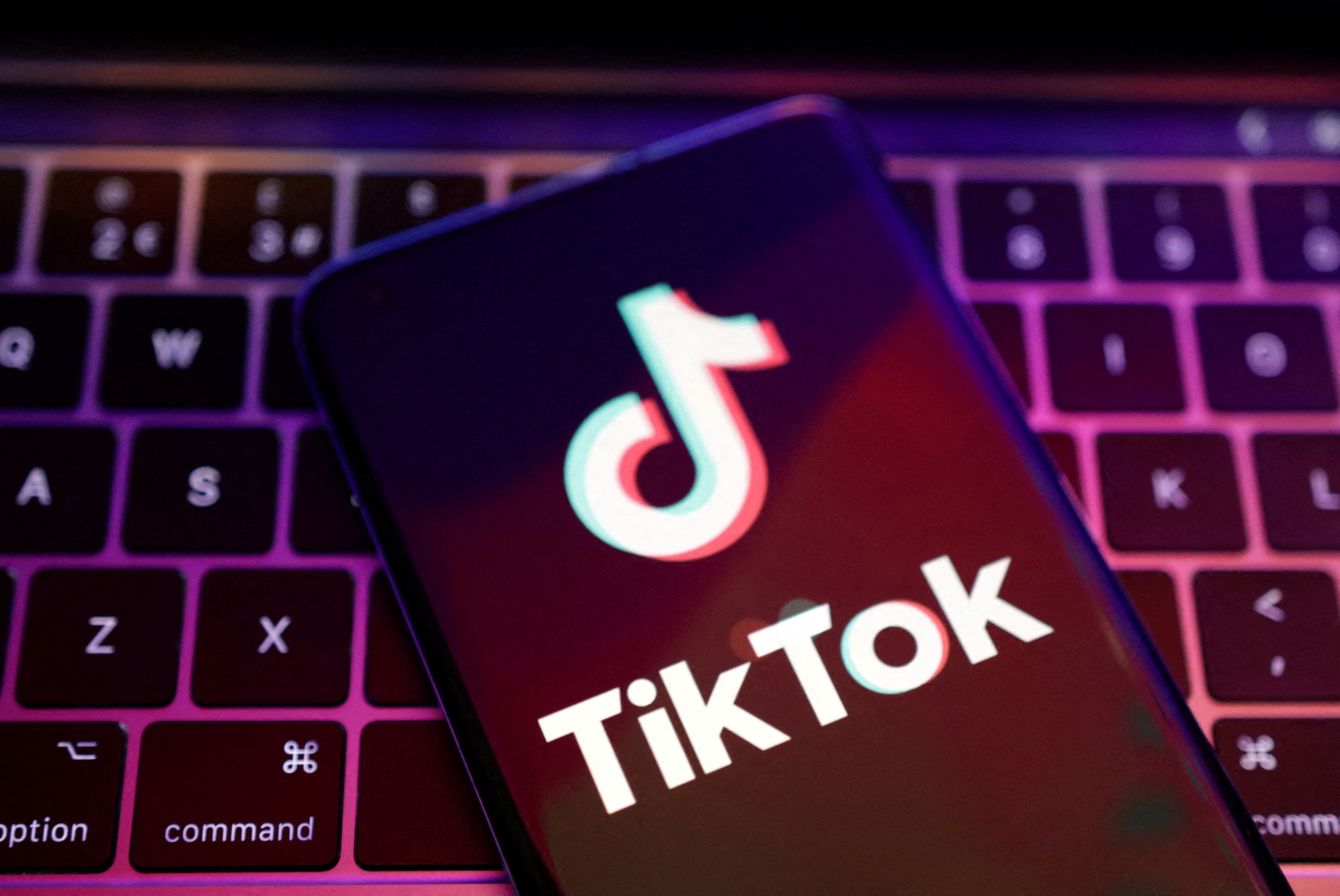 Pháp cấm công chức dùng TikTok và các ứng dụng giải trí - Ảnh 1. Pháp cấm công chức dùng TikTok và các ứng dụng giải trí - Ảnh 1.
