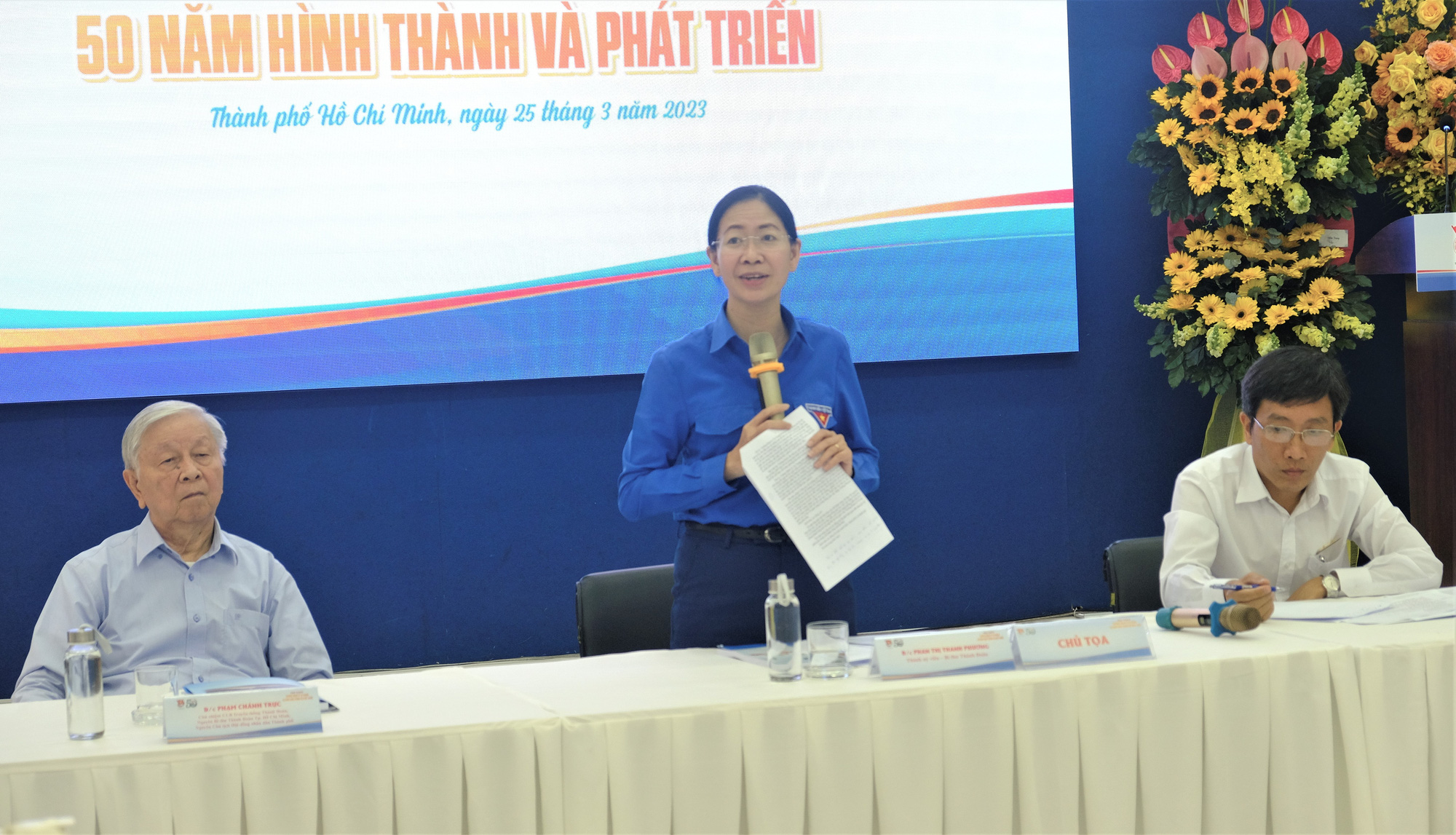 Bí thư Thành Đoàn TP.HCM Phan Thị Thanh Phương phát biểu tại hội thảo dịp kỷ niệm 50 năm thành lập Trường Đoàn Lý Tự Trọng - Ảnh: Q.L