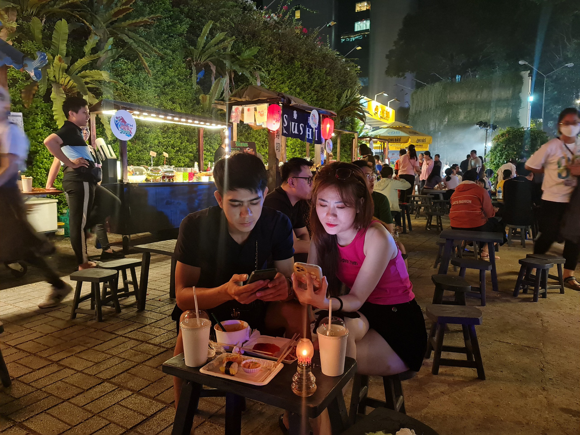 Nhân đôi ý nghĩa từ việc tắt đèn hưởng ứng Giờ Trái đất - Ảnh 6. Nhân đôi ý nghĩa từ việc tắt đèn hưởng ứng Giờ Trái đất - Ảnh 6.