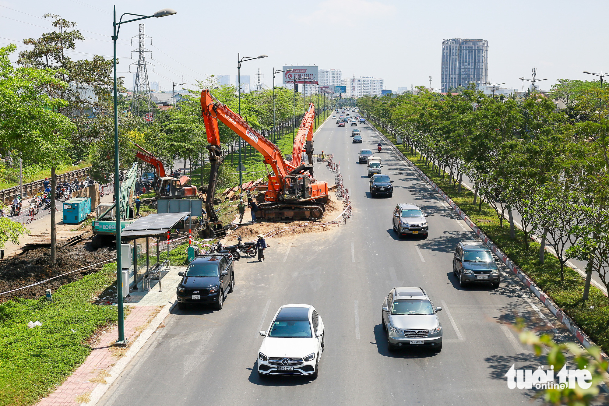 Khẩn trương khắc phục sự cố bể đường ống nước lớn ở TP.HCM - Ảnh 2. Khẩn trương khắc phục sự cố bể đường ống nước lớn ở TP.HCM - Ảnh 2.