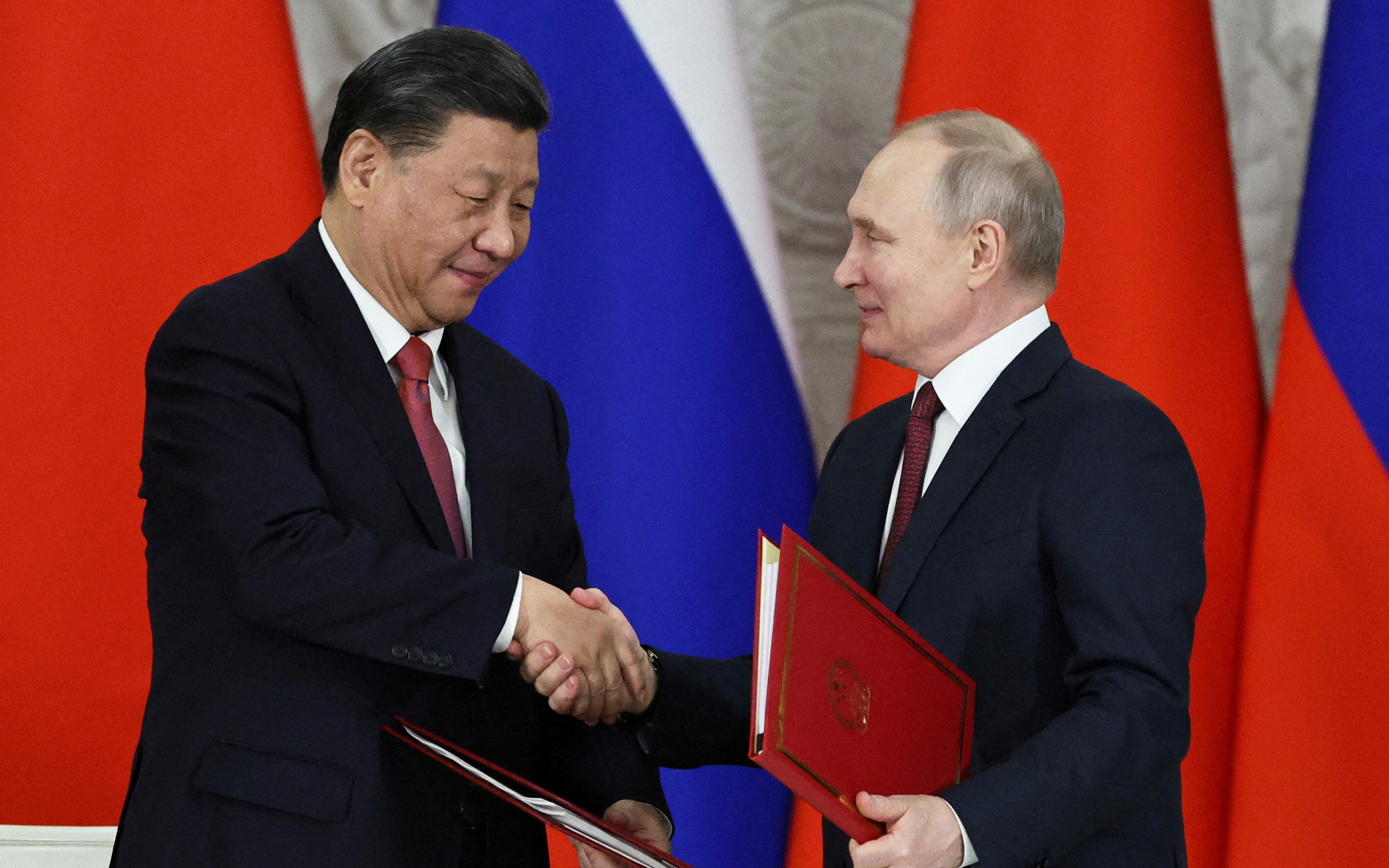 Trung Quốc kêu gọi nỗ lực ngoại giao sau khi Nga tuyên bố đặt vũ khí hạt nhân ở Belarus