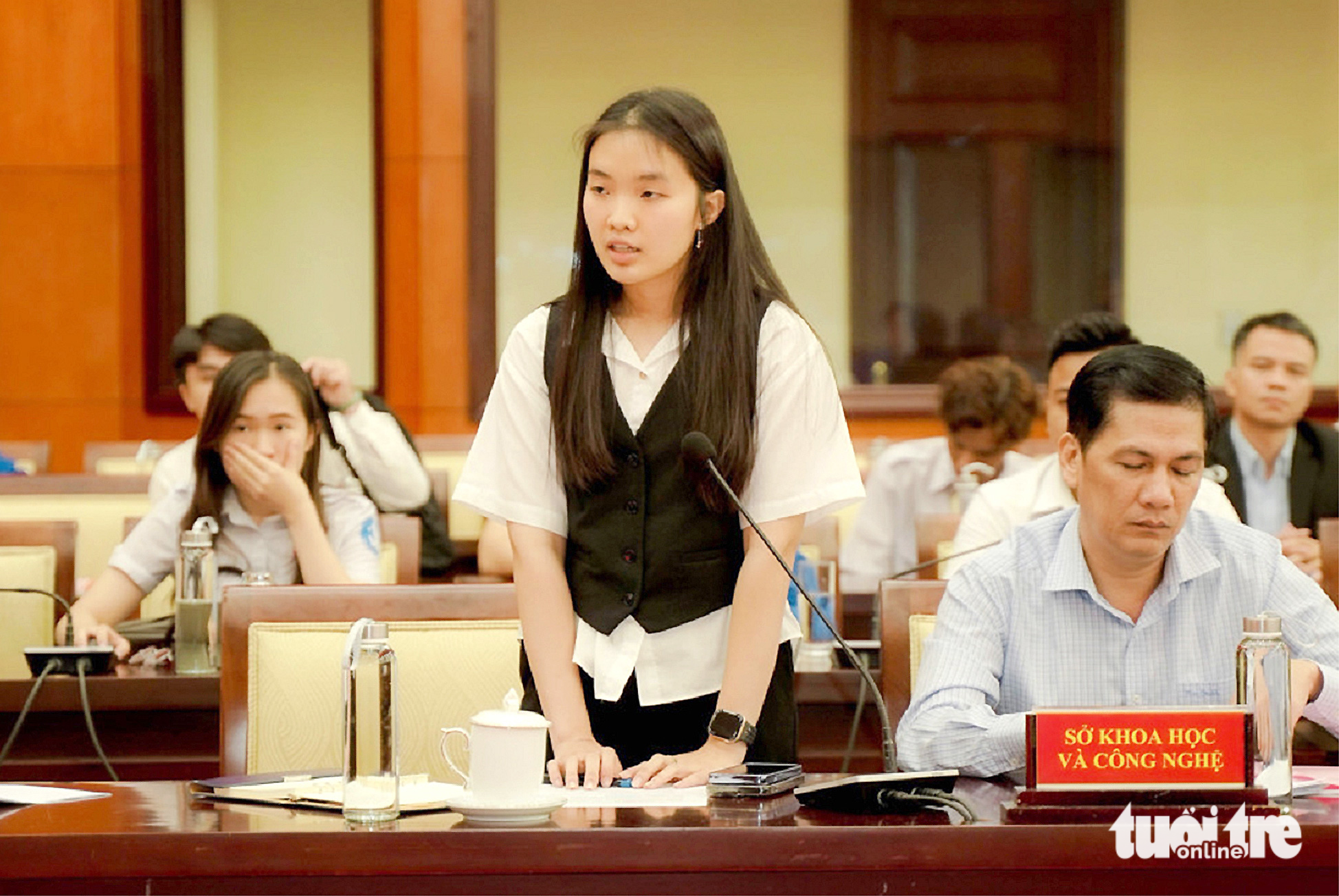 Tìm nhân tài thế nào cho chuẩn? 2 Quách Thanh Vịnh An chia sẻ băn khoăn tại cuộc gặp với lãnh đạo TP.HCM mới đây - Ảnh: THANH HIỆP