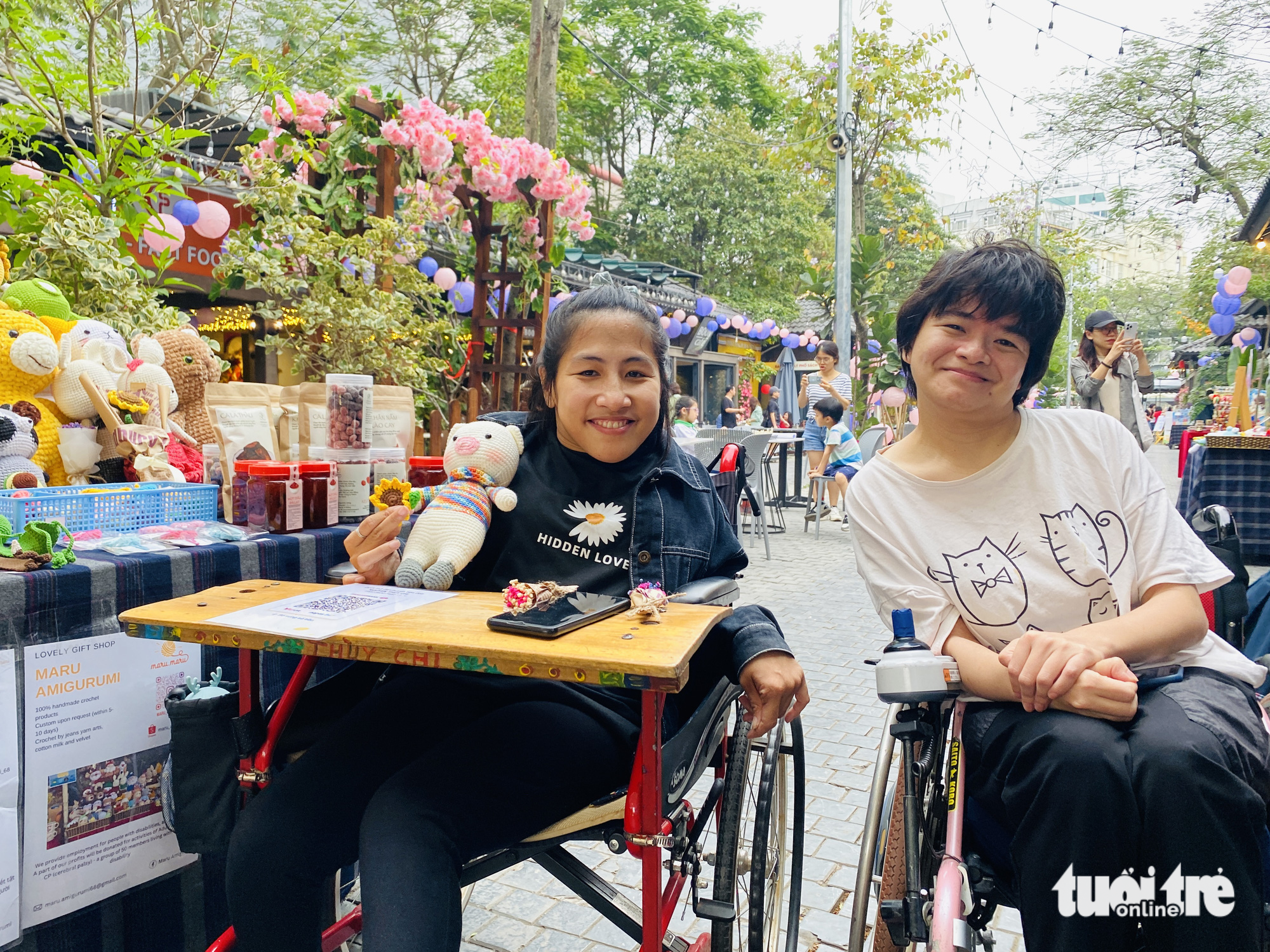 Hai cô gái khuyết tật lập doanh nghiệp xã hội xanh - Ảnh 1. Hai cô gái khuyết tật lập doanh nghiệp xã hội xanh - Ảnh 1.