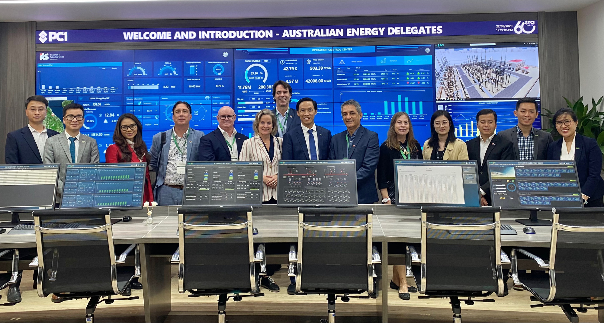 Các đại diện phái đoàn doanh nghiệp năng lượng Úc sang Việt Nam, gồm các công ty chuyên về công nghệ pin dự trữ năng lượng quy mô lớn; các công ty trong lĩnh vực tư vấn, vận hành và bảo trì cơ sở hạ tầng năng lượng tái tạo; các công ty chuyên về công nghệ truyền tải và sử dụng điện hiệu quả - Ảnh: AUSTRADE