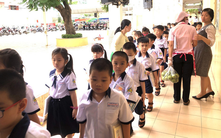 "Con tôi đi học tập ngoại khóa mà như hành xác"