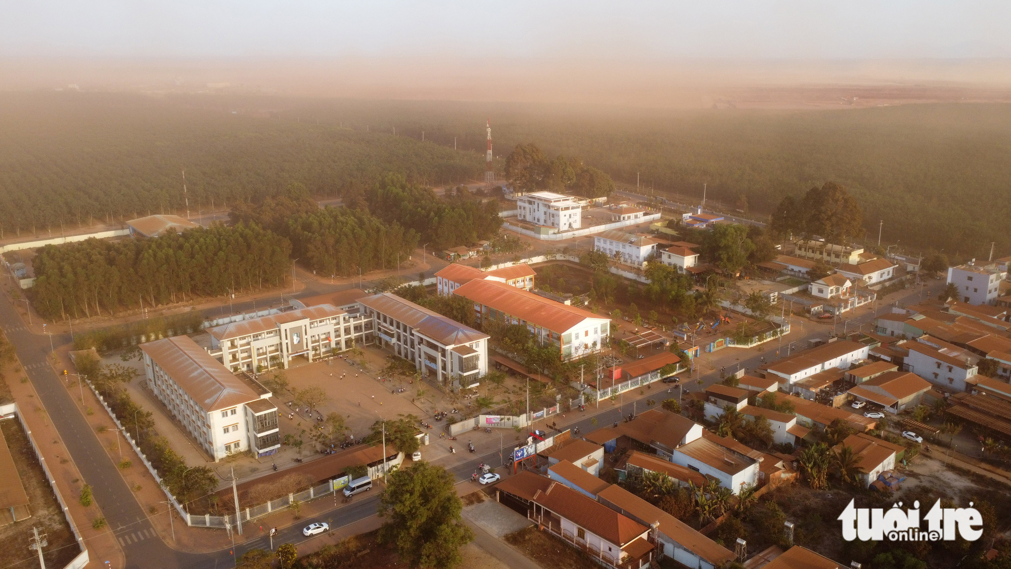 Bụi đỏ sân bay Long Thành tấn công cao tốc và hàng ngàn hộ dân - Ảnh 9. Bụi đỏ sân bay Long Thành tấn công cao tốc và hàng ngàn hộ dân - Ảnh 9.