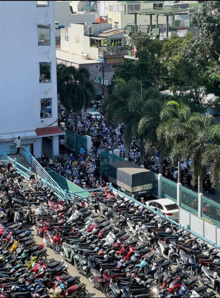 Ảnh vui 4-3: Đổi sếp thôi mà, có gì căng?! - Ảnh 4. Ảnh vui 4-3: Đổi sếp thôi mà, có gì căng?! - Ảnh 4.