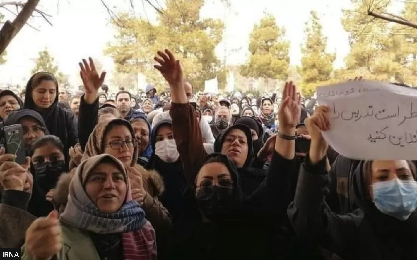 Âm mưu đầu độc cả ngàn nữ sinh Iran suốt 3 tháng qua