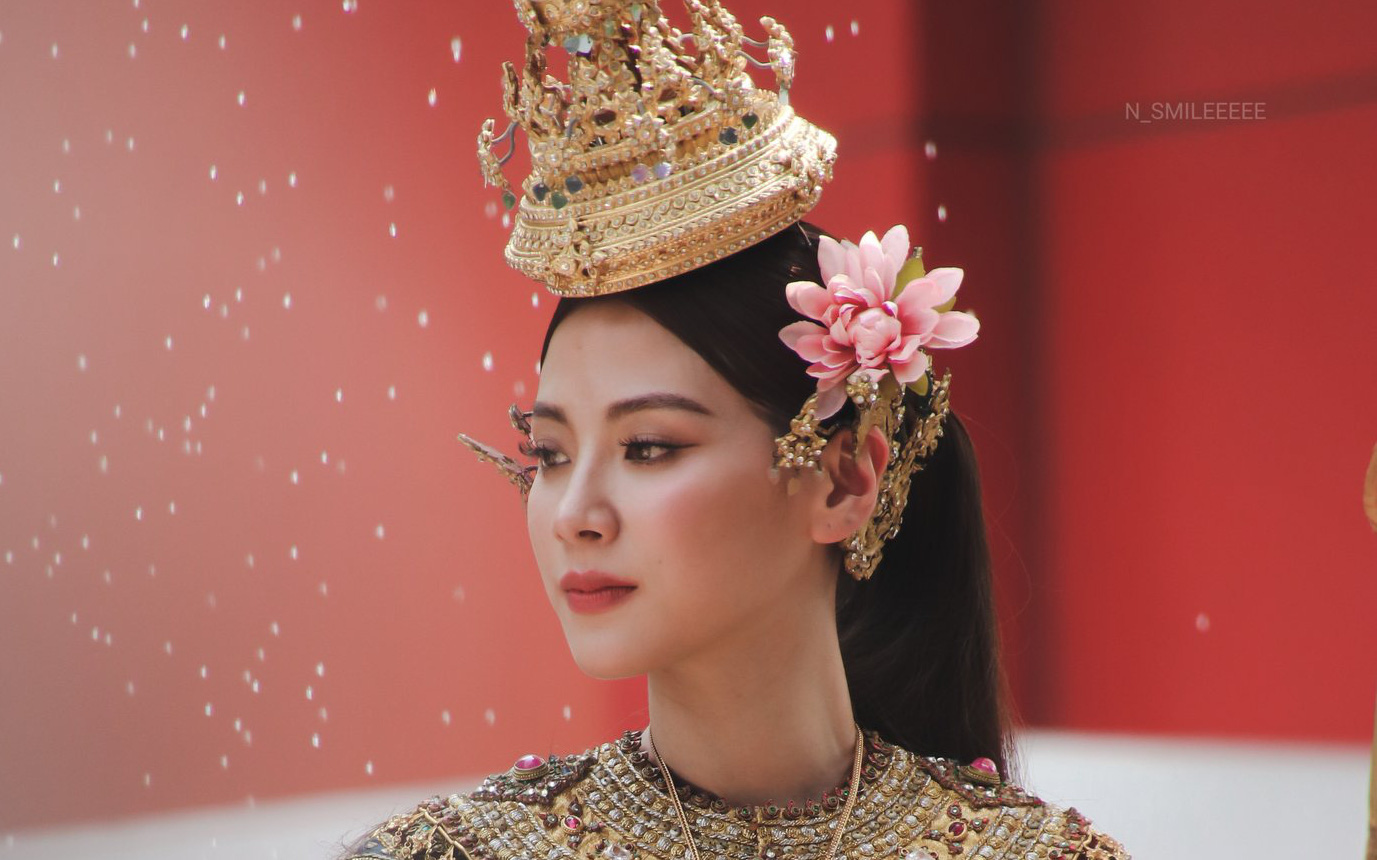 Nữ hoàng 