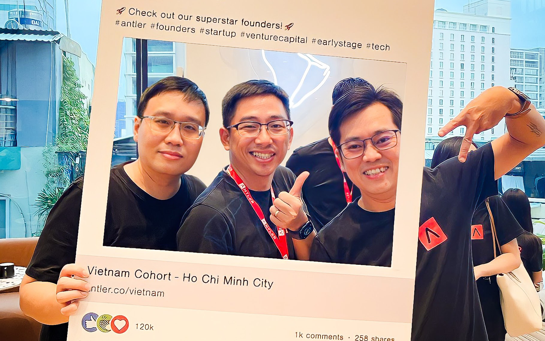 Start-up pin cát được rót vốn 1,5 triệu USD để giảm phát thải carbon cho nông nghiệp Việt Nam- Ảnh 2. Ba chàng khởi nghiệp cải tiến năng lượng tái tạo với pin cát