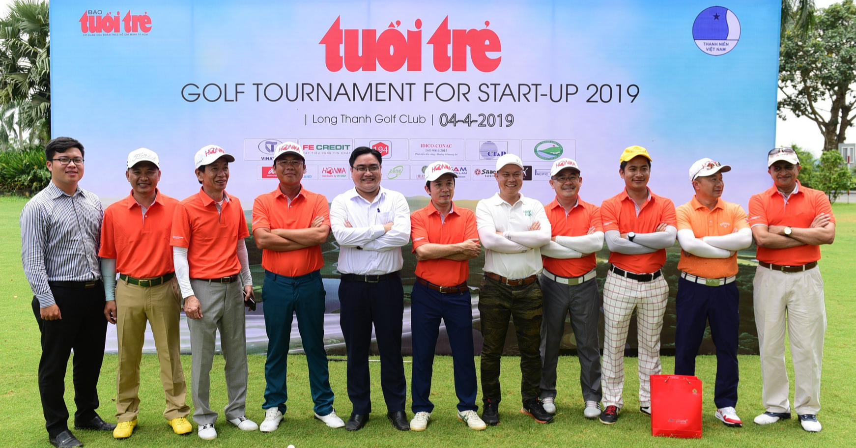 Anh Ngô Minh Hải (thứ 5 từ trái sang) tham gia Tuổi Trẻ Golf Tournament for Start-Up 2019 - Ảnh: QUANG ĐỊNH