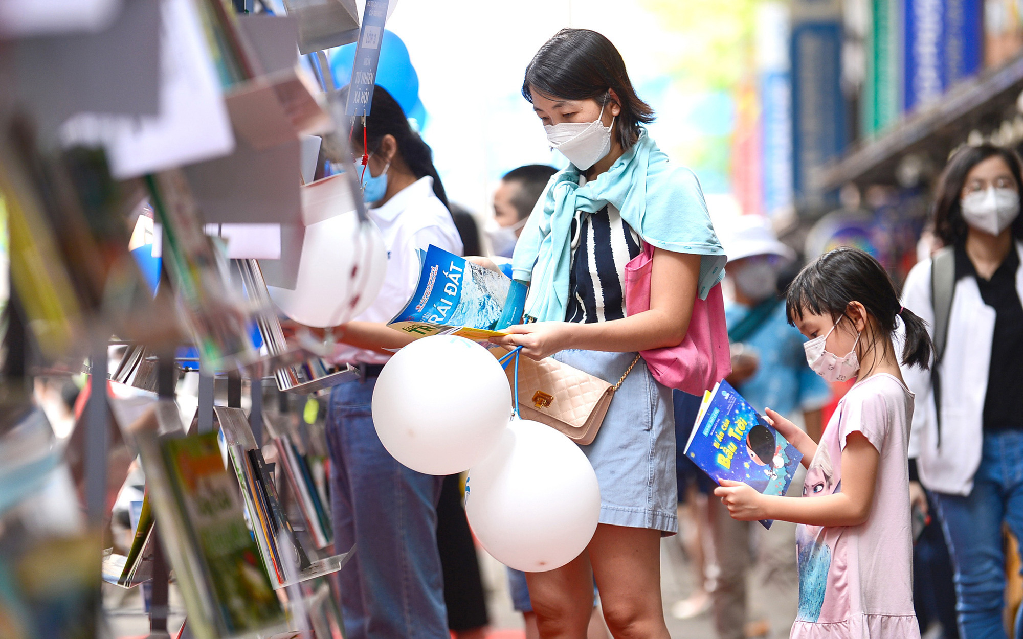 "Đầu tư" cho con thế nào mới đúng?